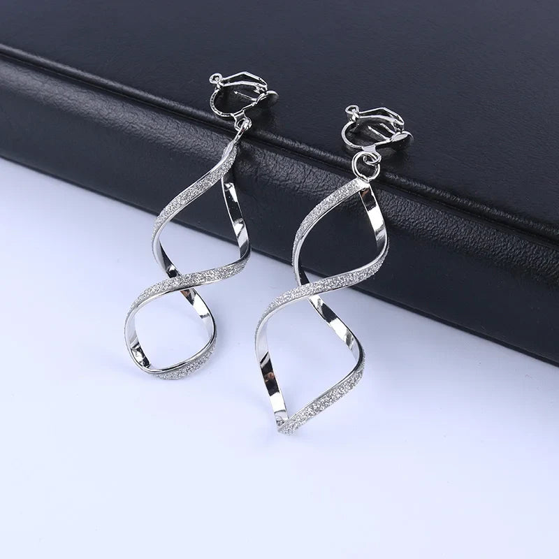Brinco Auralis Ear Cuff Ondara | Diseño Geométrico Esculpido